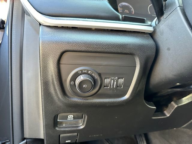 Used 2022 Jeep Grand Cherokee L Limited AWD/4WD image 22