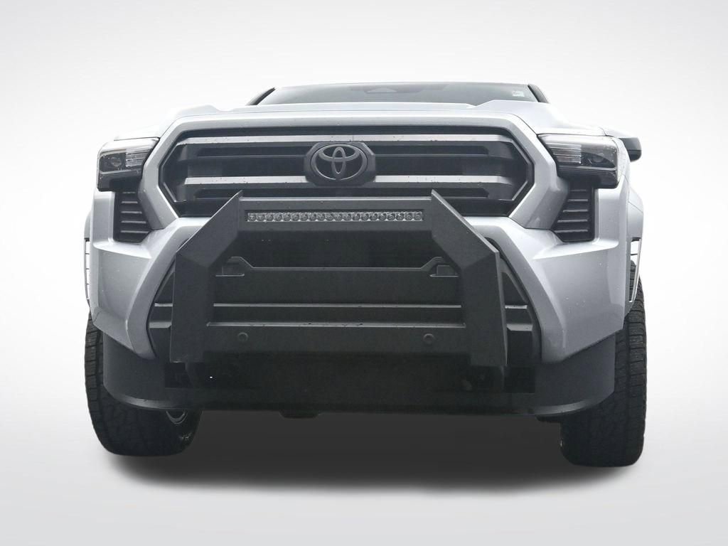 Used 2025 Toyota Tacoma SR5 AWD/4WD image 30