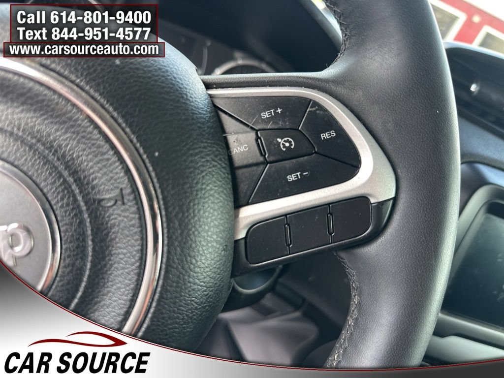 Used 2018 Jeep Renegade Latitude AWD/4WD image 13