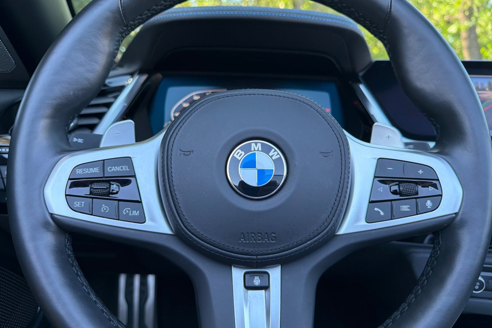 Used 2022 BMW Z4 M40i w/ Premium Package image 29