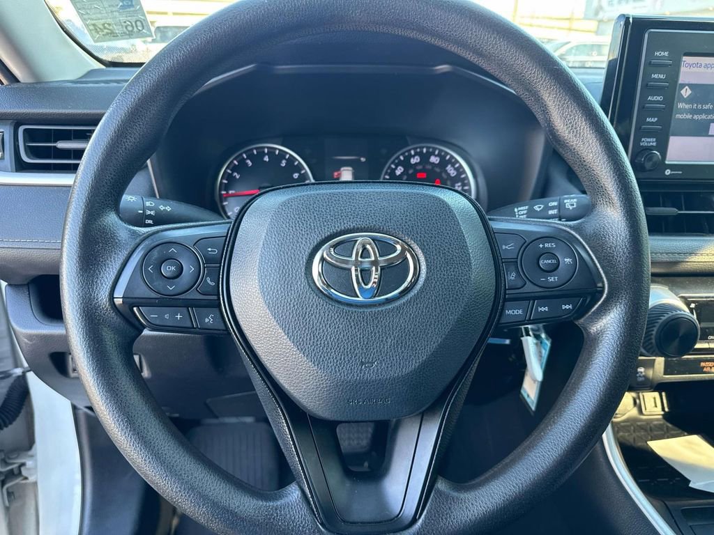 Used 2021 Toyota RAV4 LE image 12