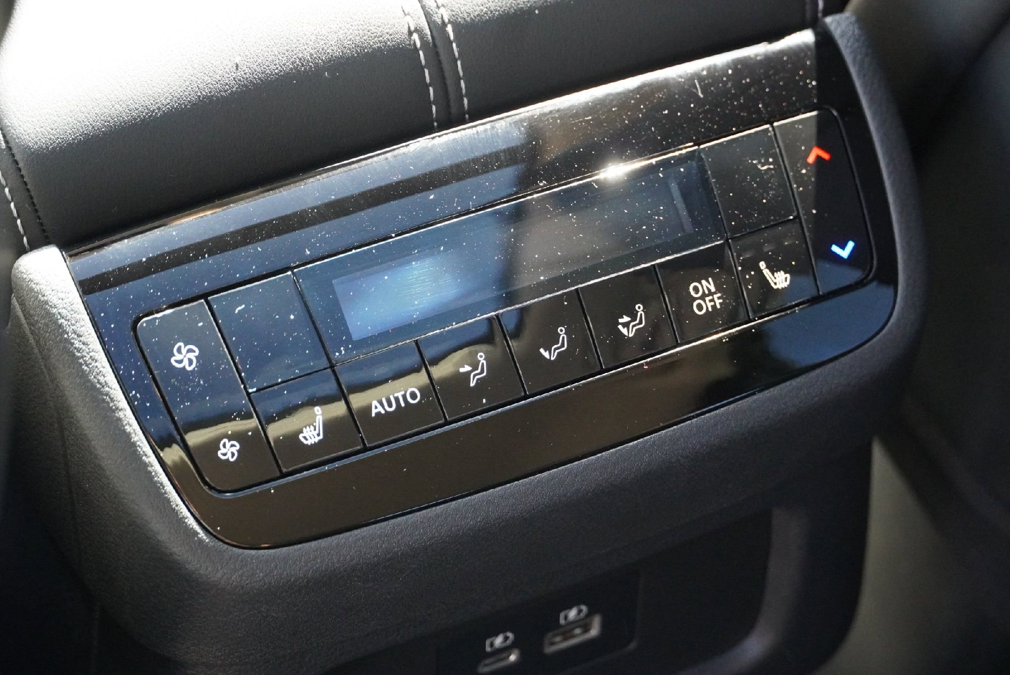 Certified 2025 INFINITI QX60 Luxe image 28