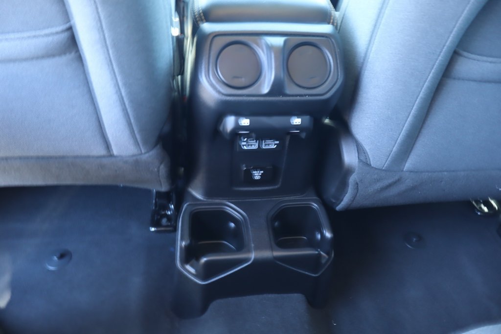 Certified 2026 Jeep Wrangler Unlimited Sahara AWD/4WD image 33