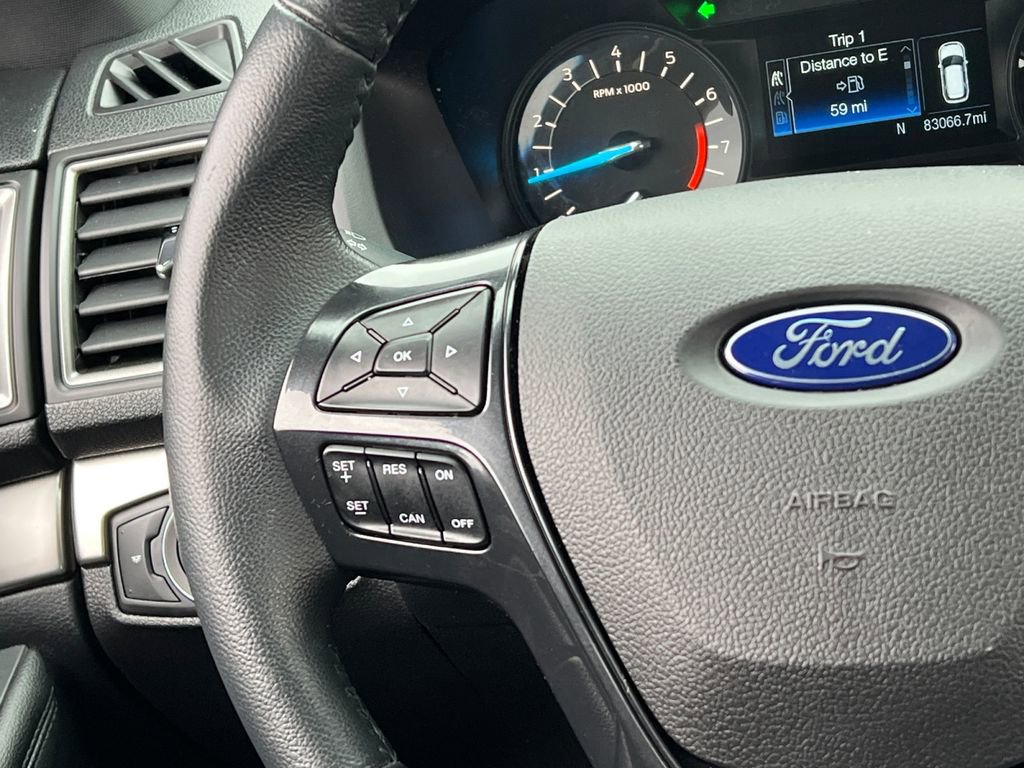 Used 2018 Ford Explorer XLT image 19