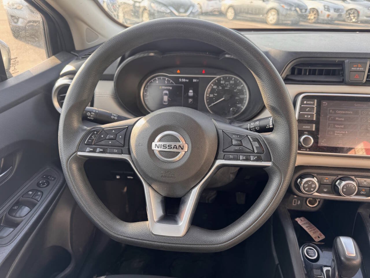 Used 2020 Nissan Versa SV FWD image 3