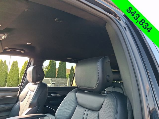 Used 2024 Jeep Wagoneer L Series III w/ Flexible Seating Group image 14