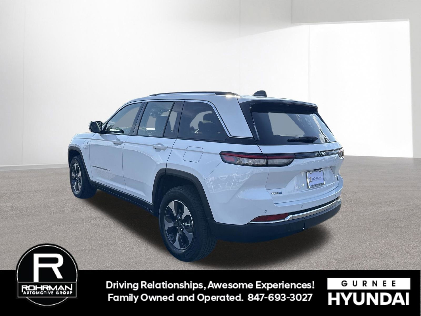 Used 2023 Jeep Grand Cherokee 4WD 4xe image 6