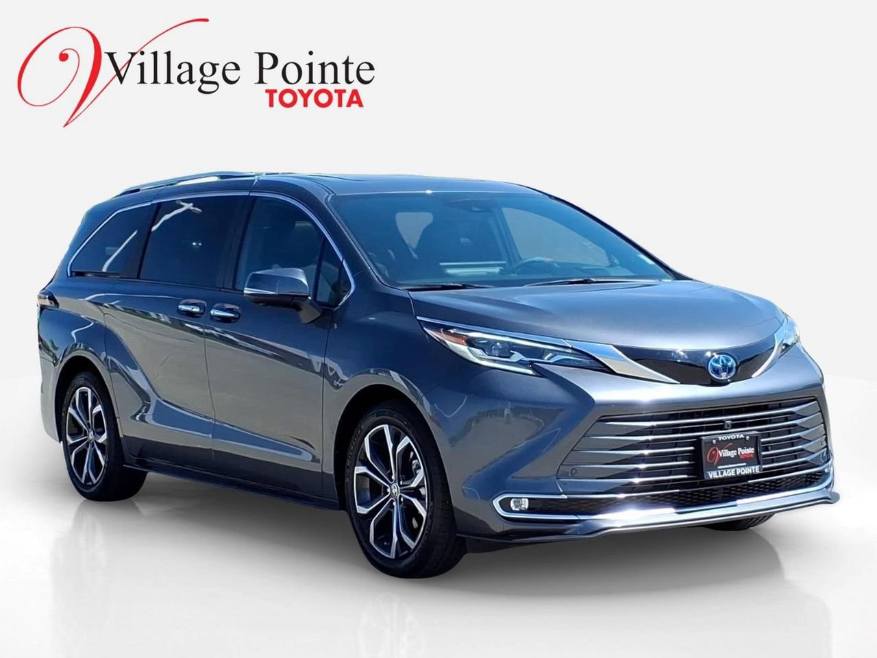 Used 2025 Toyota Sienna Platinum FWD image 10