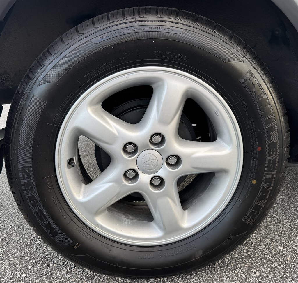 Used 2001 Toyota RAV4 4WD image 37