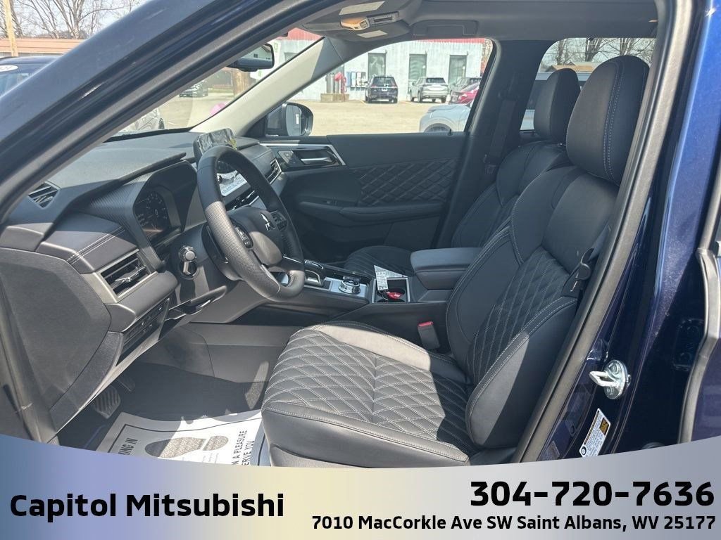 New 2025 Mitsubishi Outlander SEL image 13