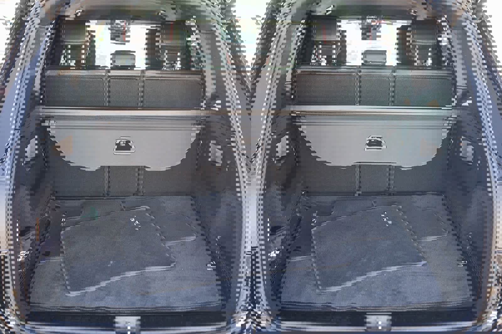 Used 2022 Mercedes-Benz EQB 300 4MATIC image 24