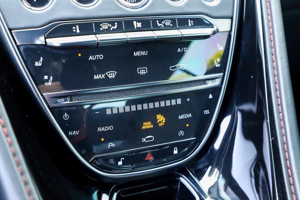 Used 2019 Aston Martin DBS Superleggera RWD image 33