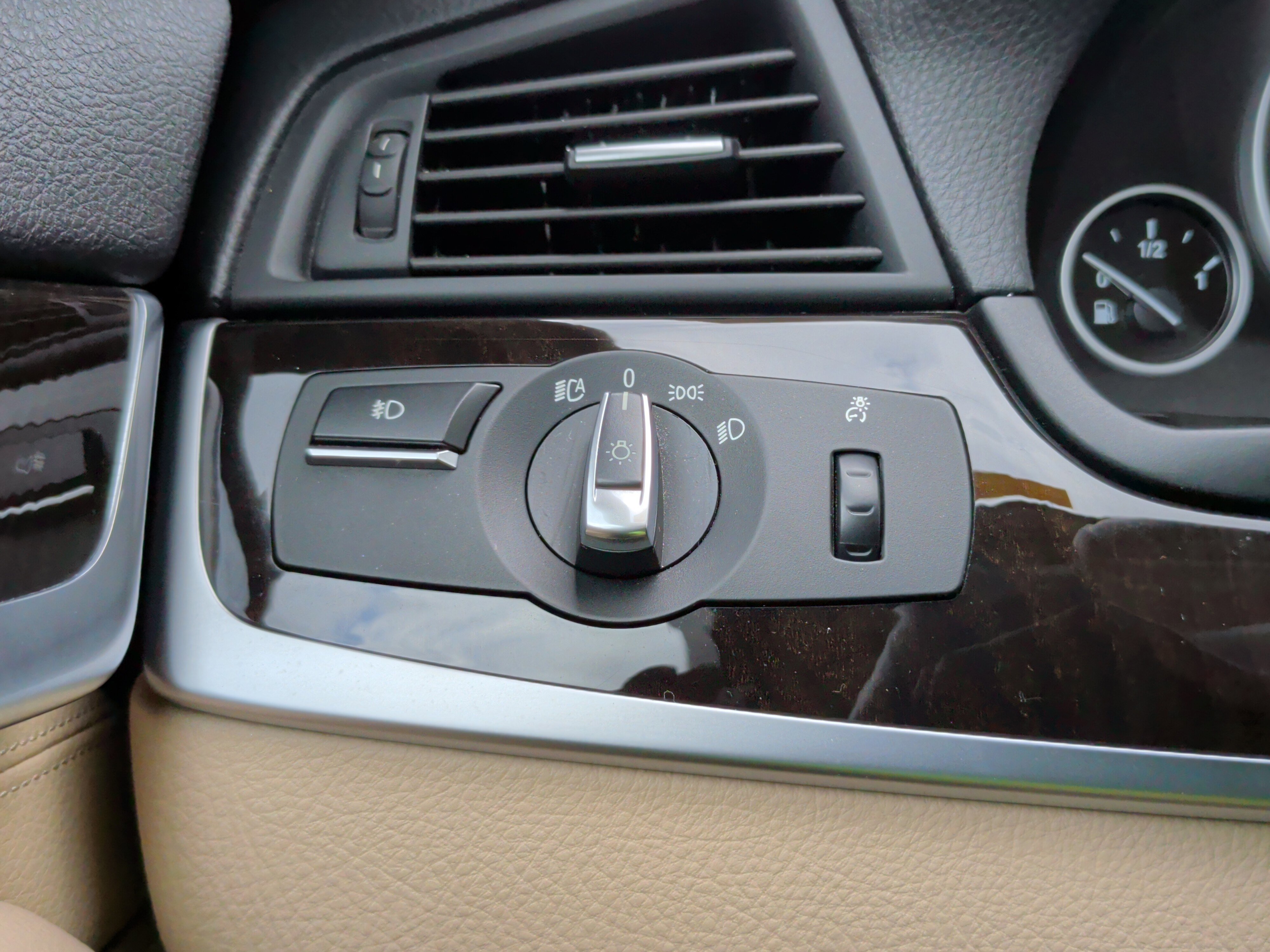 Used 2012 BMW 535i xDrive Sedan image 24