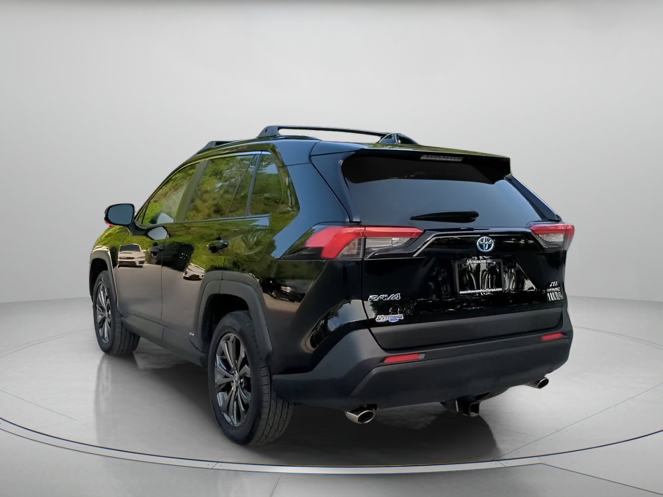 Used 2023 Toyota RAV4 XLE Premium AWD/4WD image 21