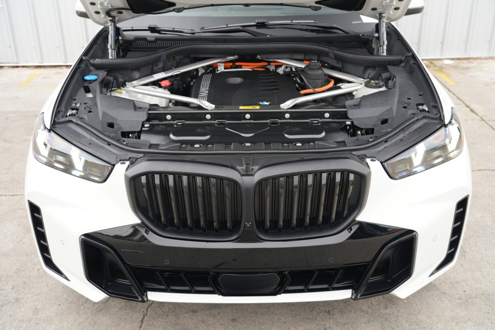 Used 2024 BMW X5 xDrive50e w/ M Sport Package image 8