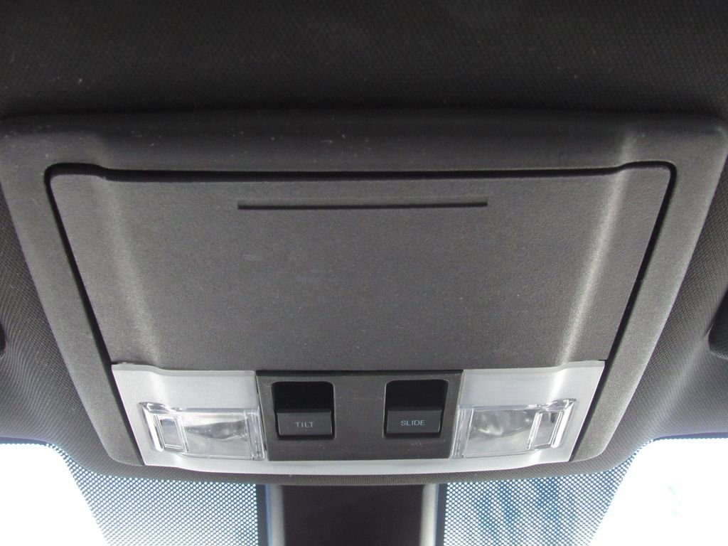 Used 2018 Ford Taurus Limited AWD/4WD image 26