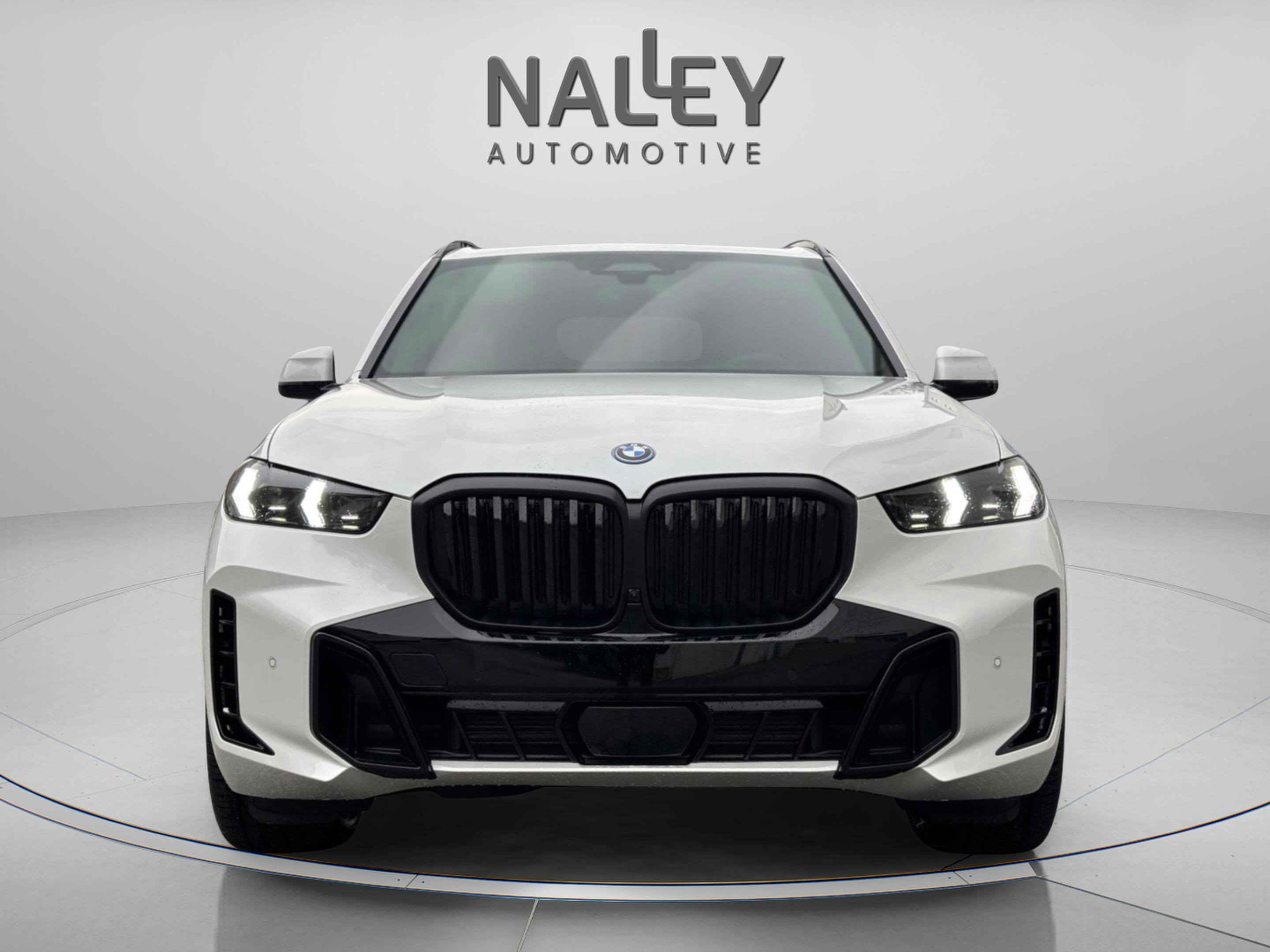 Used 2026 BMW X5 xDrive50e w/ M Sport Package image 7