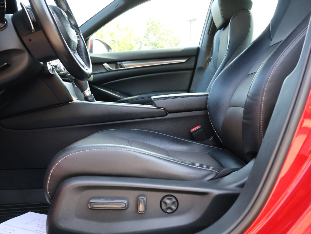 Certified 2018 Honda Accord Sport image 29