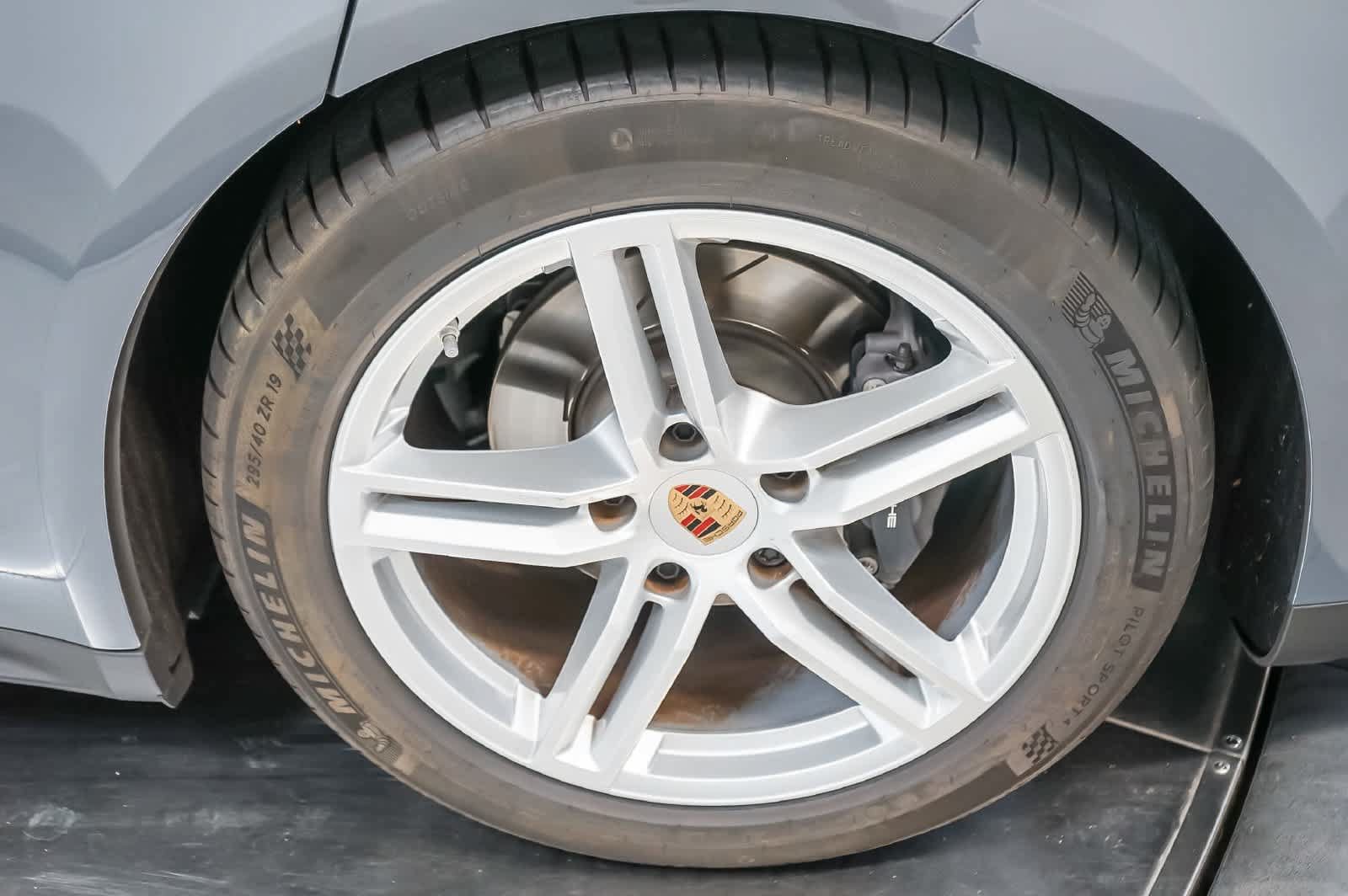 Certified 2025 Porsche Panamera RWD image 13