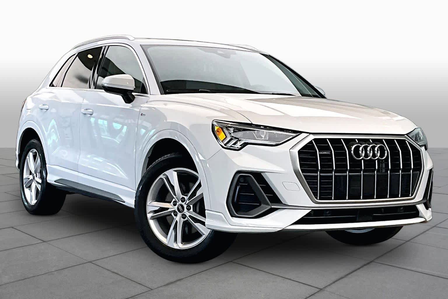 Certified 2024 Audi Q3 2.0T Premium w/ Convenience Package AWD/4WD image 3