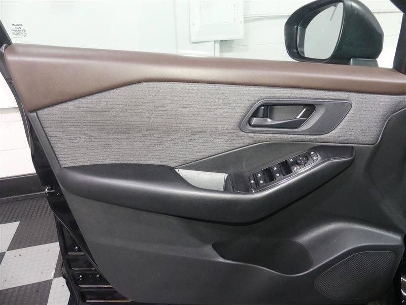 Used 2023 Nissan Rogue S FWD image 18