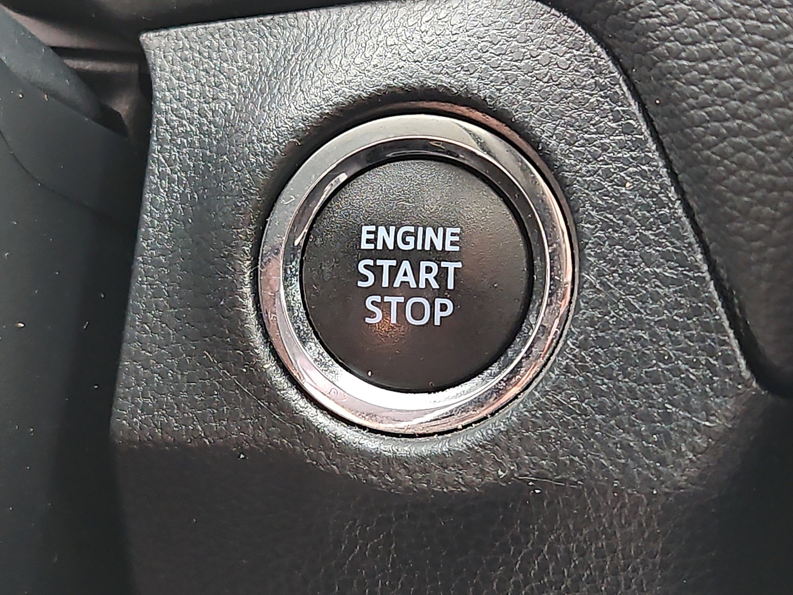 Used 2020 Toyota RAV4 XLE Premium AWD/4WD image 25