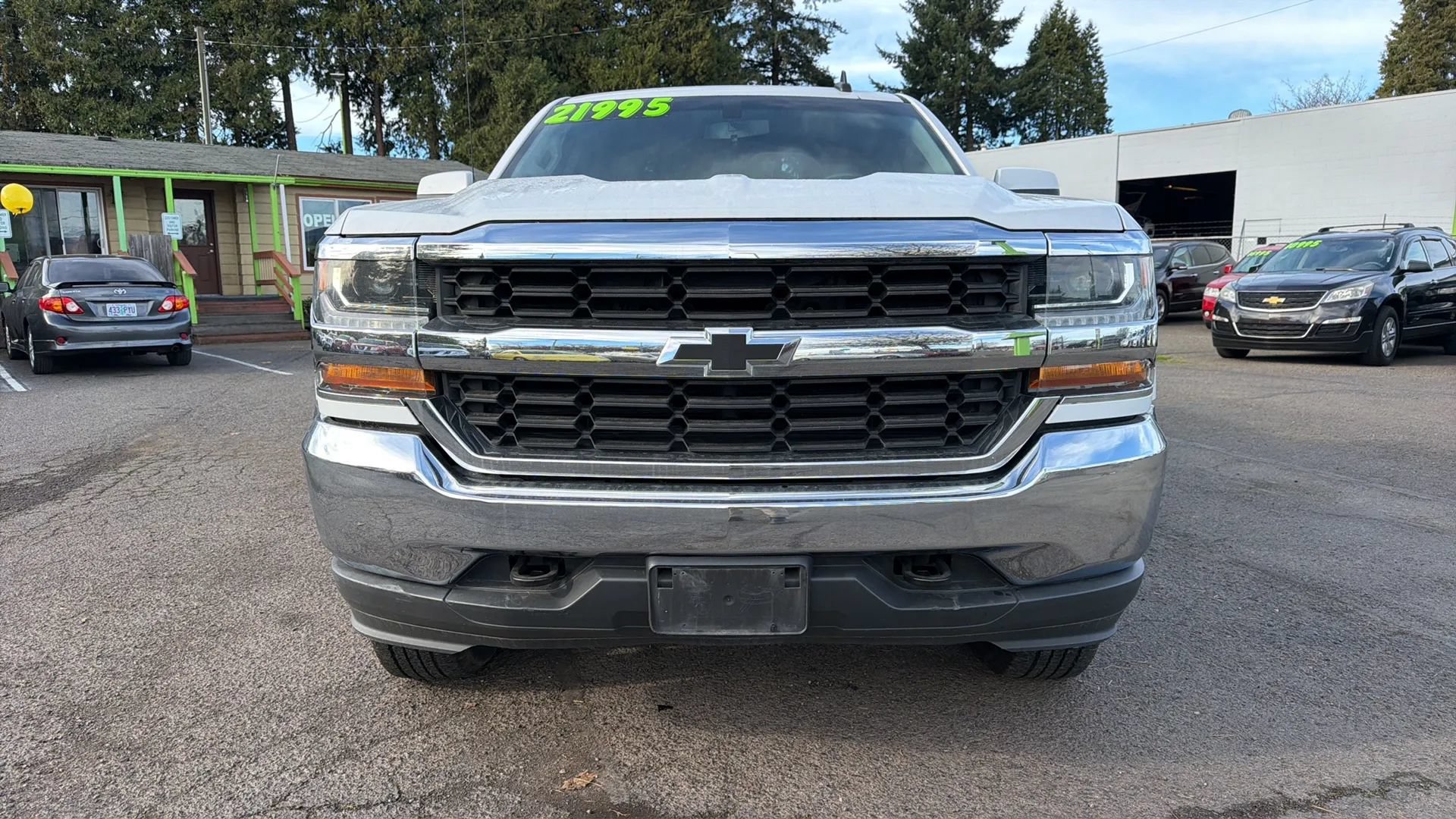 Used 2018 Chevrolet Silverado 1500 LT w/ Trailering Package AWD/4WD image 7