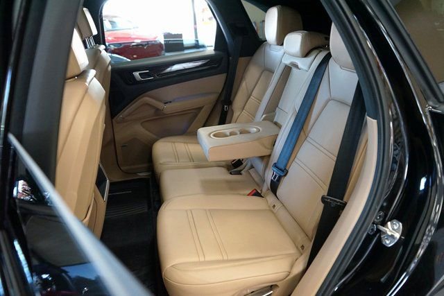 Used 2020 Porsche Cayenne image 14