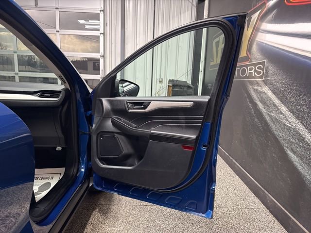 Used 2022 Ford Escape SE image 27