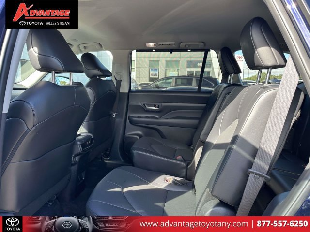 Used 2024 Toyota Grand Highlander AWD image 14