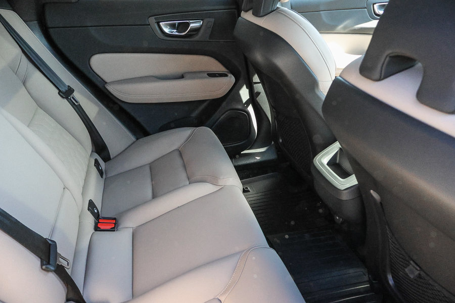 New 2027 Volvo XC60 B5 Plus AWD/4WD image 16