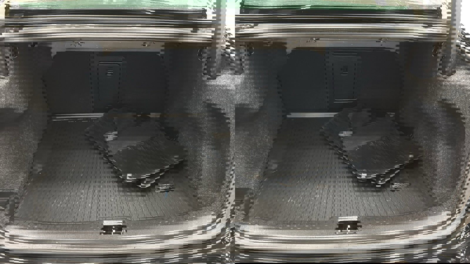 Used 2023 Volvo S60 B5 Plus w/ Climate Package image 29