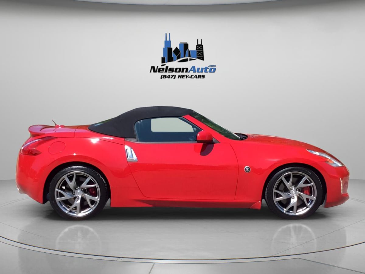 Used 2015 Nissan 370Z Touring Sport RWD image 3