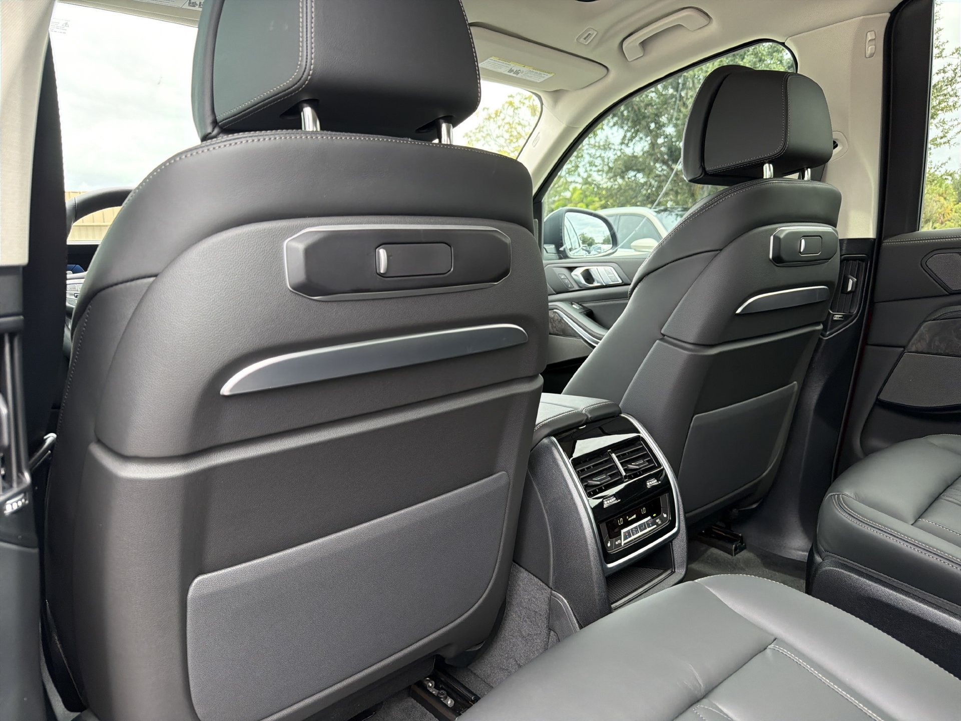 New 2027 BMW X7 xDrive40i AWD/4WD image 22