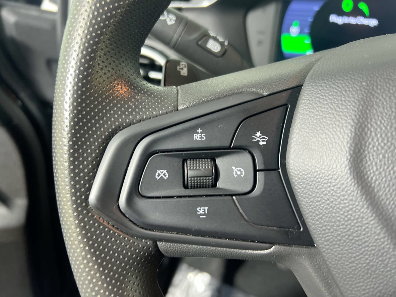 Used 2023 Chevrolet Bolt LT w/ Driver Confidence Package FWD image 11