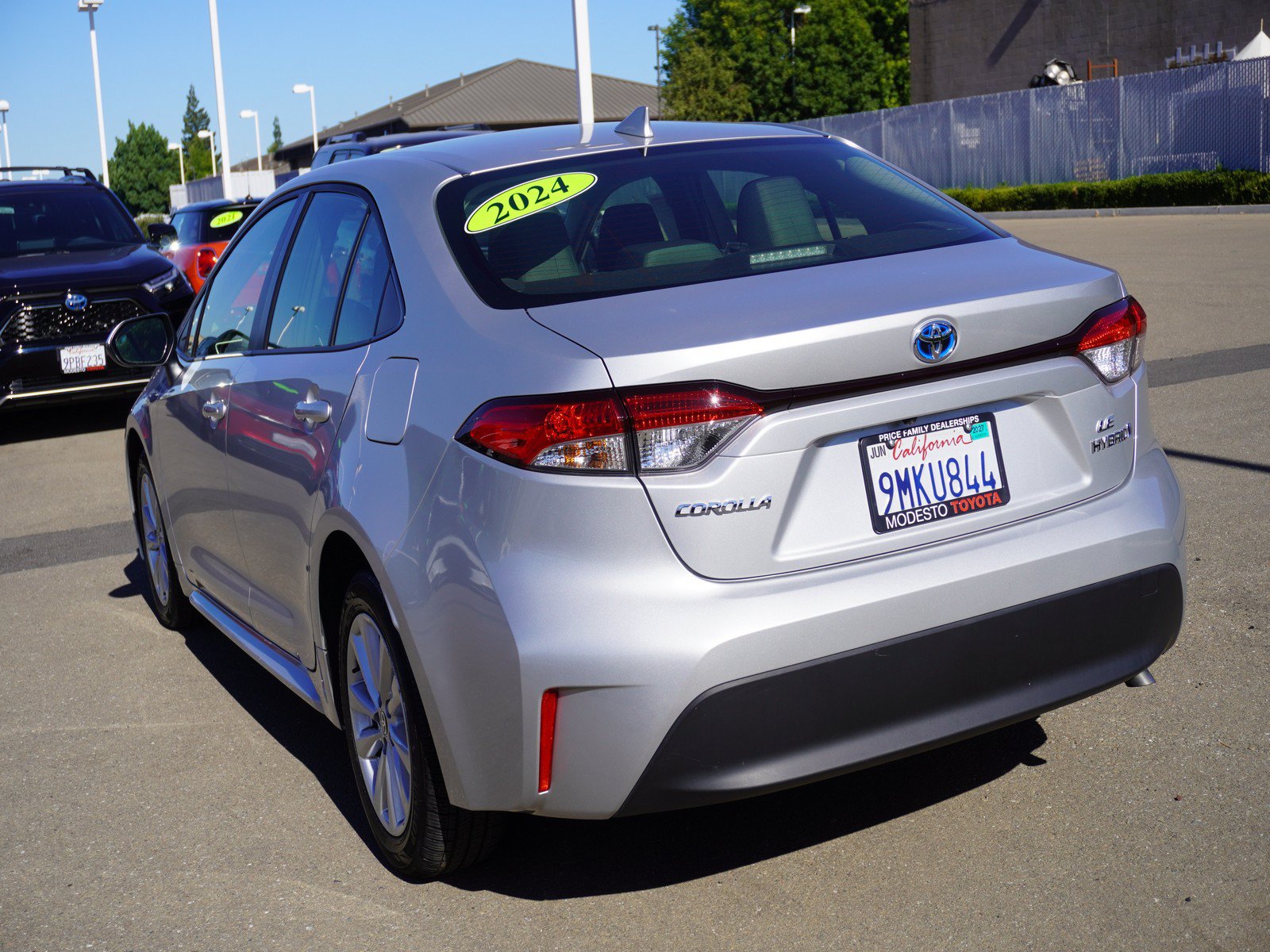 Used 2024 Toyota Corolla XLE FWD image 8