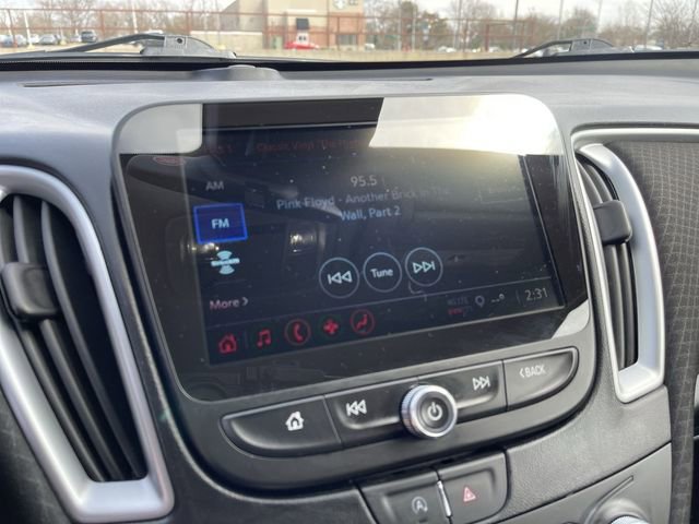 Used 2024 Chevrolet Malibu LT image 19