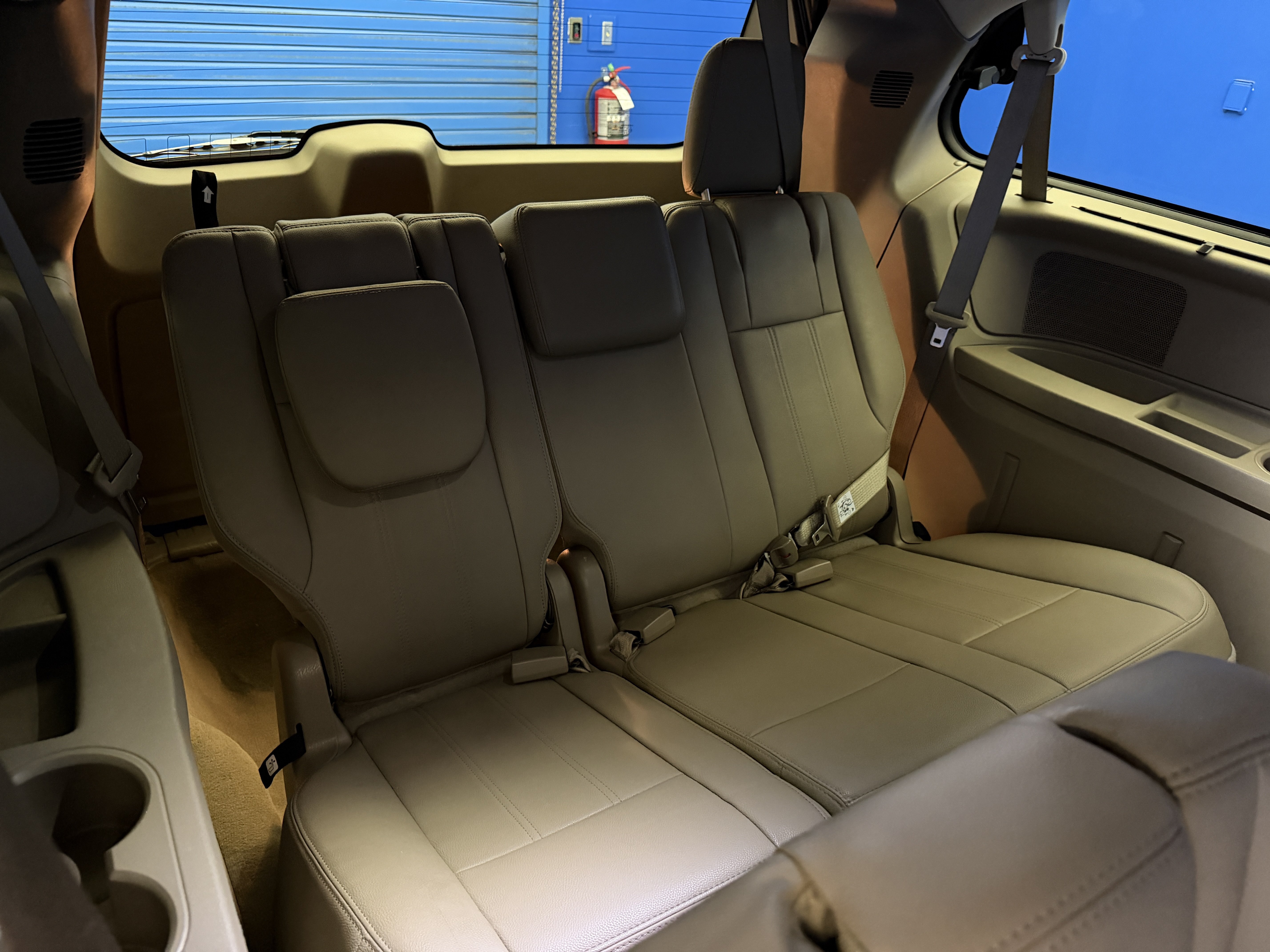 Used 2015 Chrysler Town & Country Touring w/ Driver Convenience Group FWD image 31