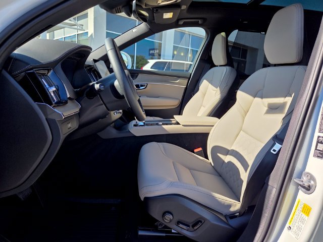 New 2027 Volvo XC90 B6 Plus AWD/4WD image 8