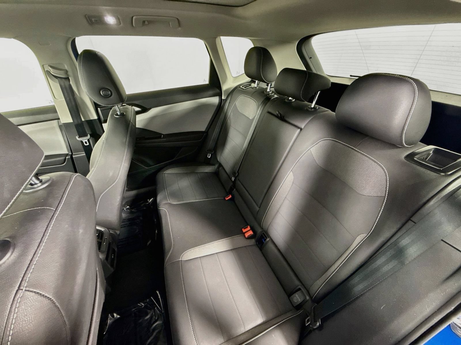 Certified 2023 Volkswagen Taos SE w/ Panoramic Sunroof Package AWD/4WD image 20