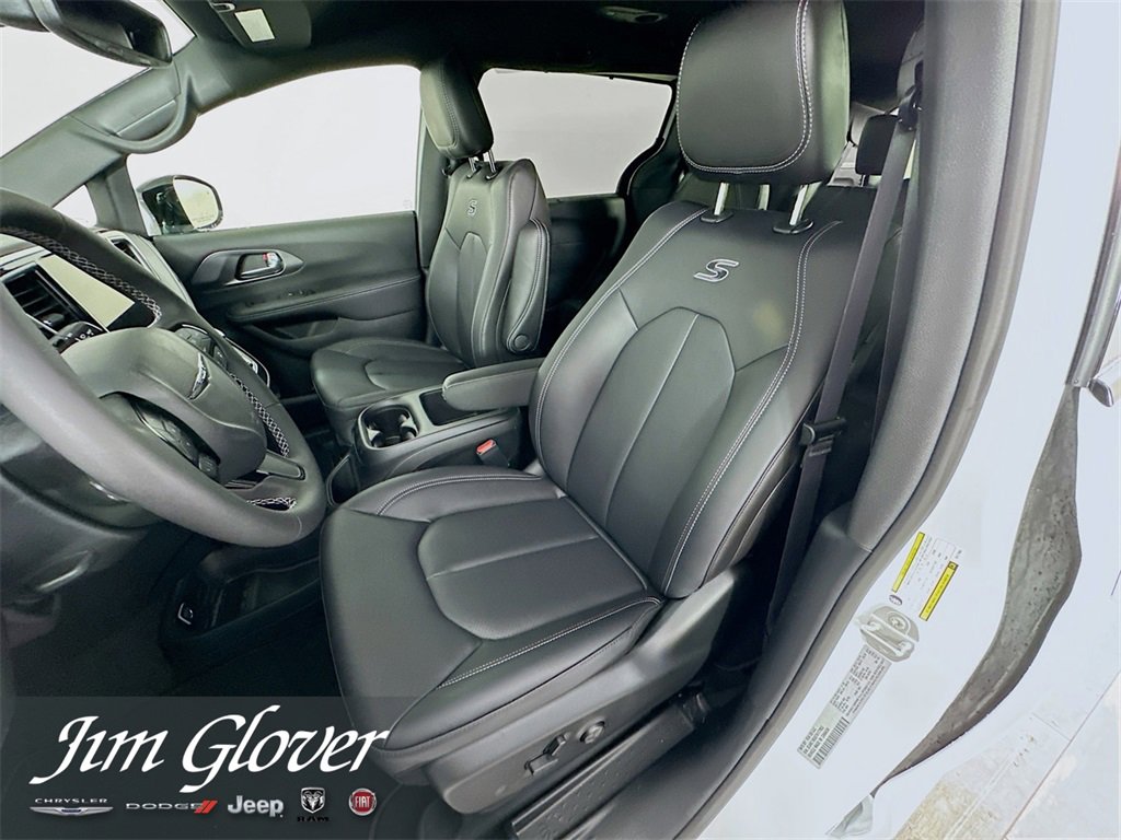 New 2026 Chrysler Pacifica Select w/ S Appearance Package image 23