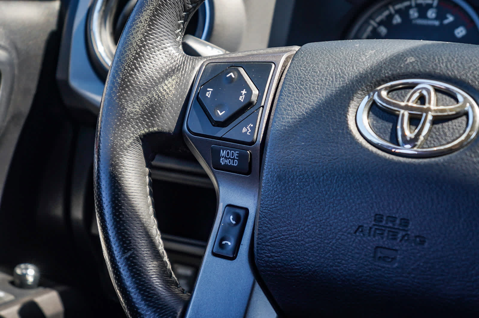 Certified 2017 Toyota Tacoma TRD Pro AWD/4WD image 17