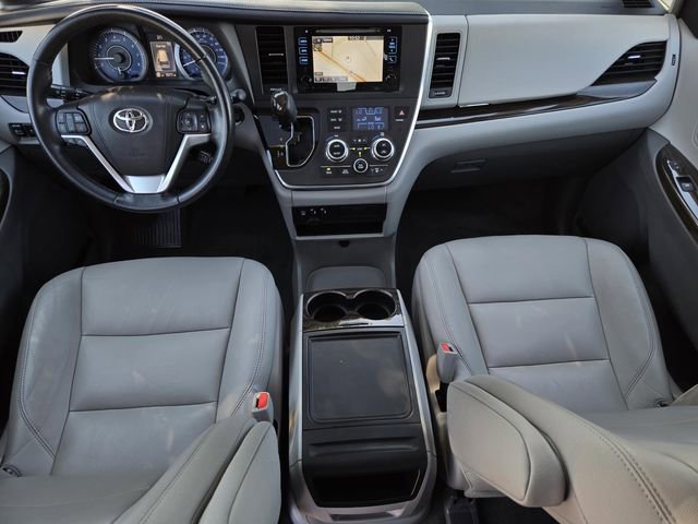 Used 2017 Toyota Sienna XLE image 17