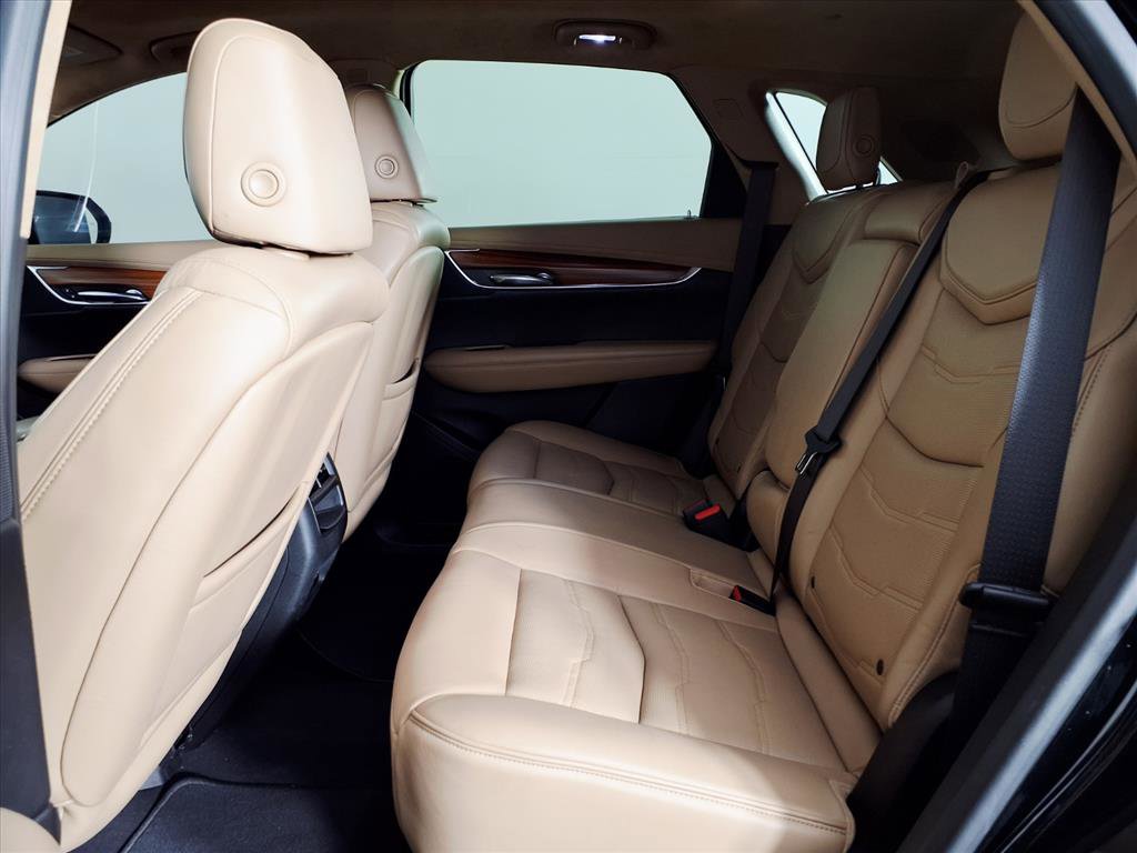 Used 2017 Cadillac XT5 Platinum w/ Driver Assist Package image 13