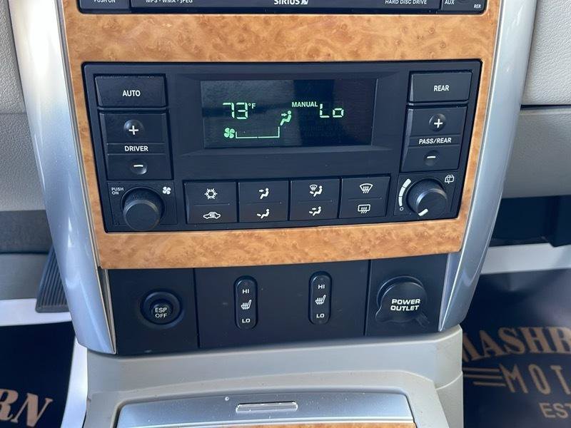 Used 2008 Chrysler Aspen Limited AWD/4WD image 34