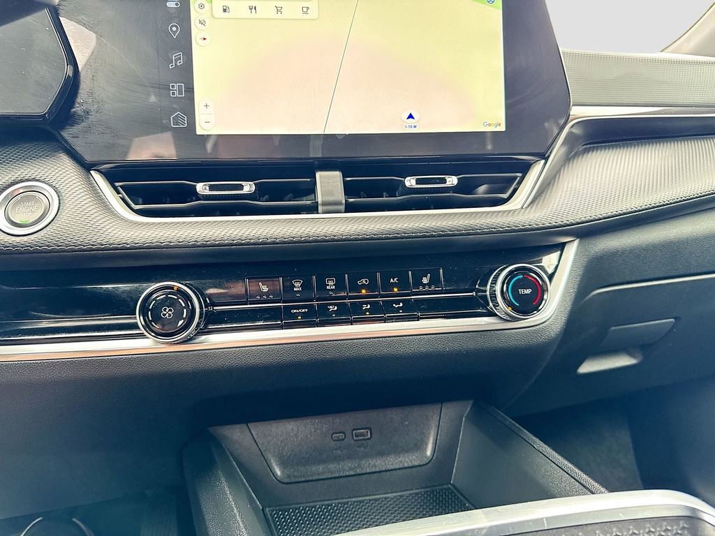 Used 2025 Chevrolet Equinox LT image 33