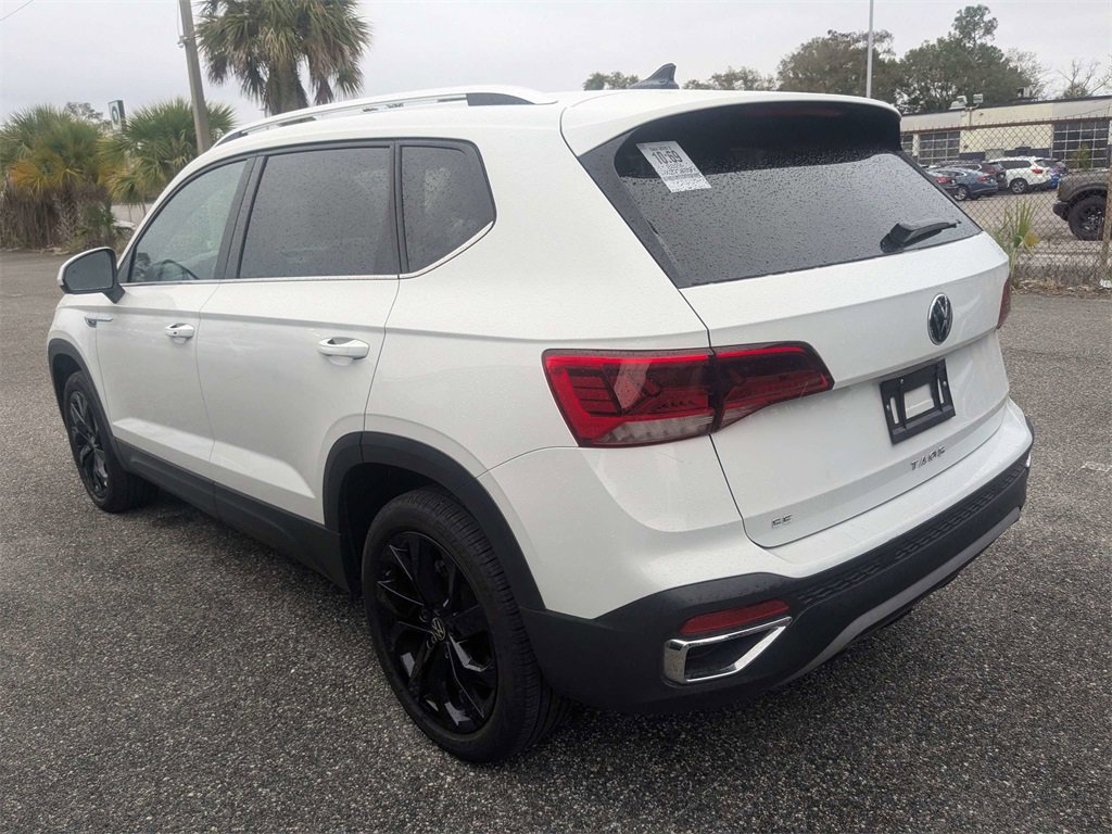 Used 2024 Volkswagen Taos SE image 4