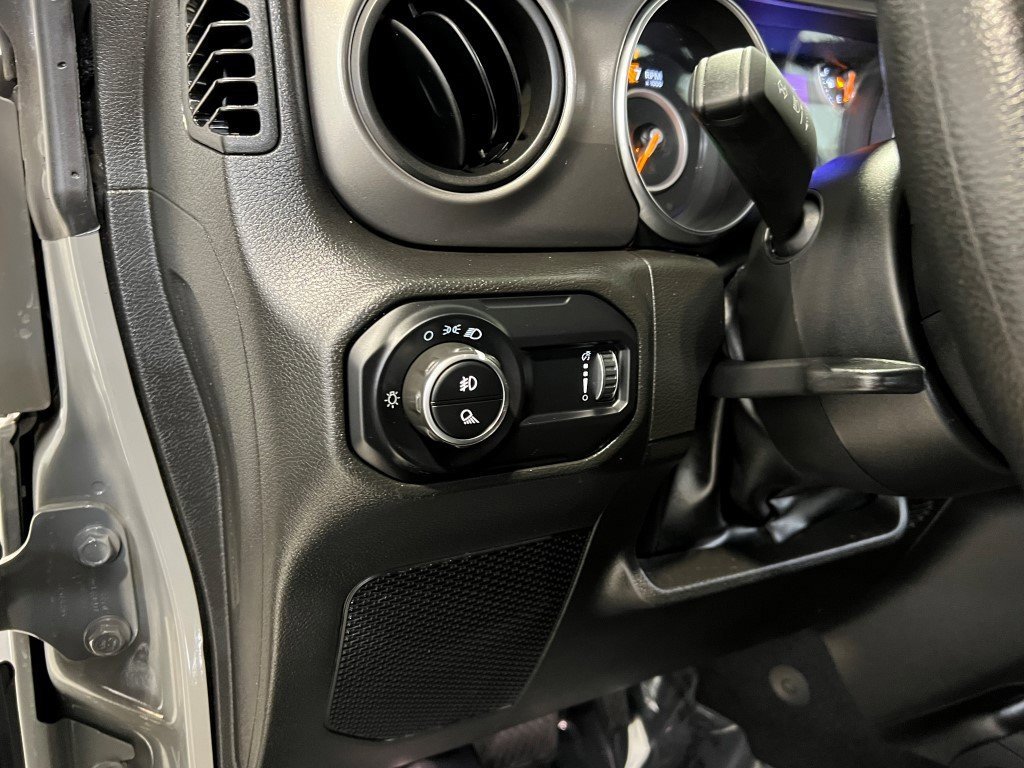 Certified 2023 Jeep Gladiator Sport image 25