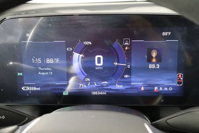 Used 2025 Chevrolet Equinox EV LT FWD image 11