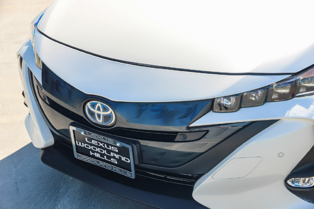 Used 2017 Toyota Prius Prime Advanced FWD image 9